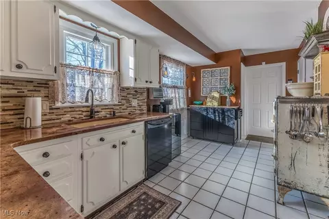 Kitchen - 361 Colgate Ave, Elyria, OH 44035 photo 1 of 3