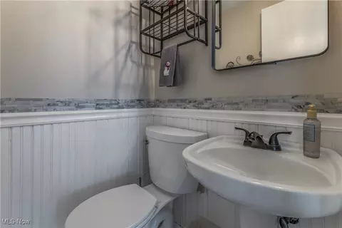 Bath - 361 Colgate Ave, Elyria, OH 44035 photo 1 of 4
