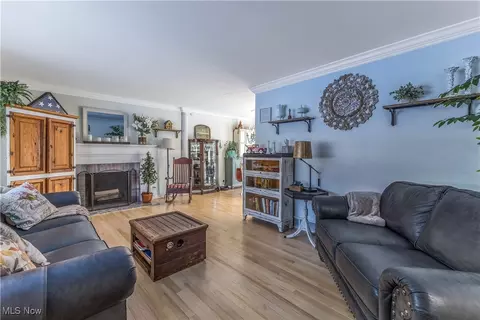 Living - 361 Colgate Ave, Elyria, OH 44035 photo 1 of 2