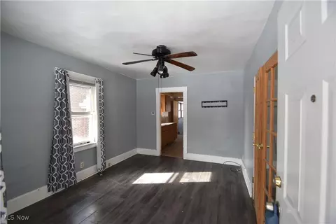 216 6th St, Campbell, OH 44405 photo 2