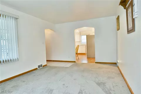 181 Omar St, Struthers, OH 44471 photo 6