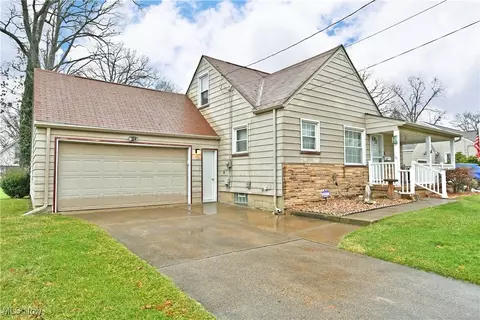 181 Omar St, Struthers, OH 44471 photo 3