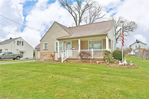 181 Omar St, Struthers, OH 44471 photo 2