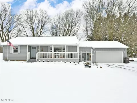 2466 Northview Dr, Cortland, OH 44410
