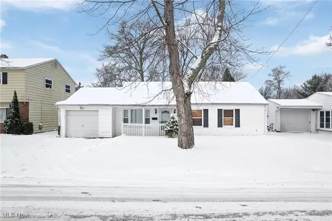 542 Iroquois Trl, Willoughby, OH 44094