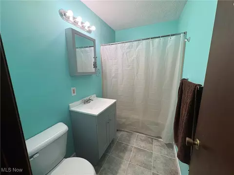 Bath - 1676 Elfleda St, Lorain, OH 44055 photo 1 of 1