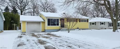 606 Thorpe Dr, Sandusky, OH 44870