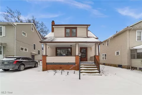9520 Park Heights Ave, Garfield Heights, OH 44125