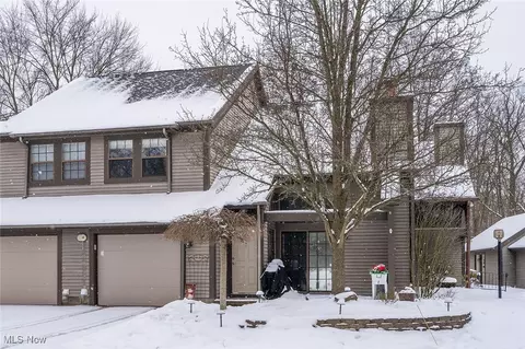 3880 Northwoods Ct NE #3, Warren, OH 44483