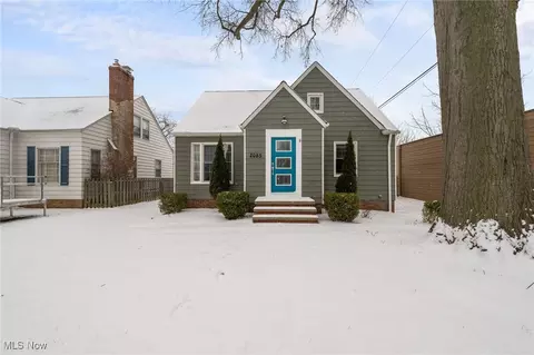 2085 Hampton Rd, Rocky River, OH 44116