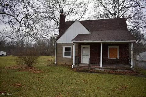131 Struthers Coitsville Rd, Lowellville, OH 44436