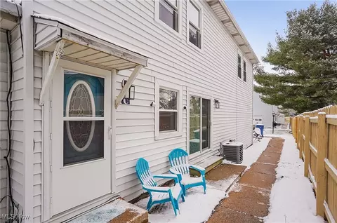2553 Royal County Down Dr #C, Uniontown, OH 44685