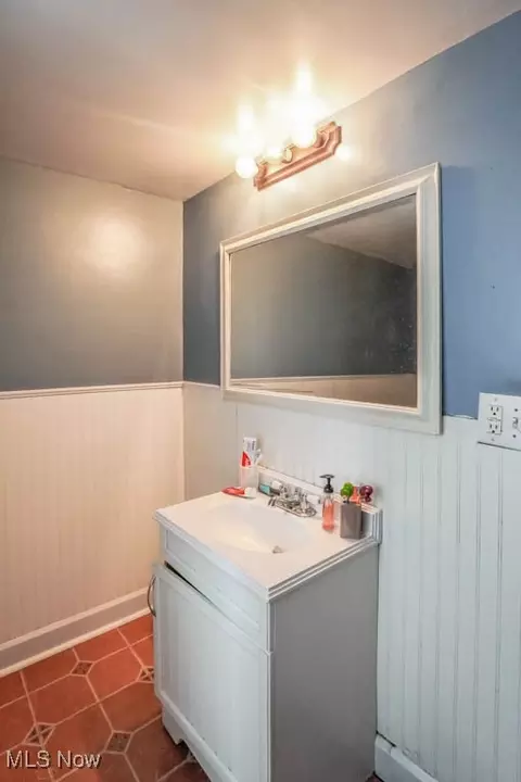 Bath - 1928 Allen Ave SE, Canton, OH 44707 photo 2 of 2