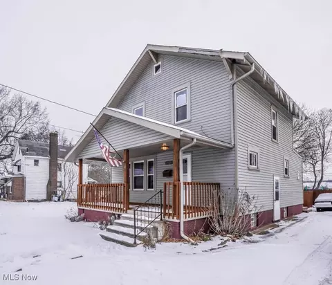 Exterior - 1928 Allen Ave SE, Canton, OH 44707 photo 9 of 12