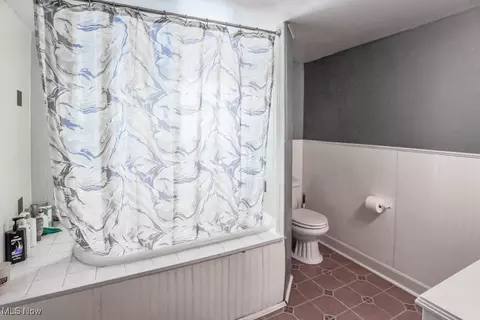 Bath - 1928 Allen Ave SE, Canton, OH 44707 photo 1 of 2