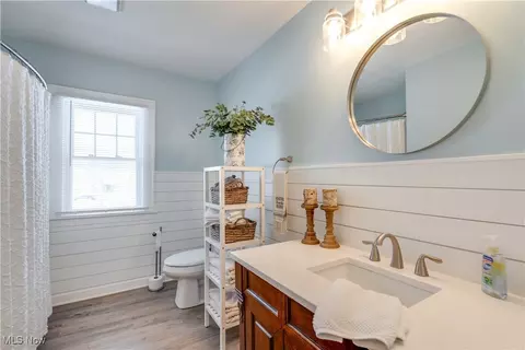Bath - 110 E Ohio Ave, Dover, OH 44622 photo 3 of 3