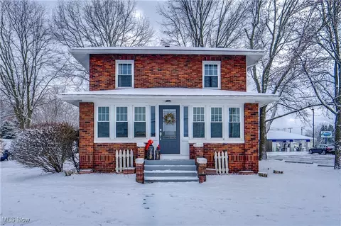 110 E Ohio Ave, Dover, OH 44622