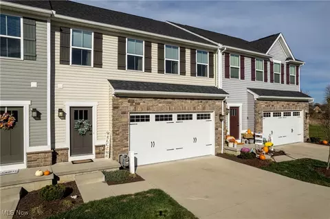 145 Port Ln, Medina, OH 44256