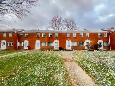 471 Clearview Dr #F17, Euclid, OH 44123