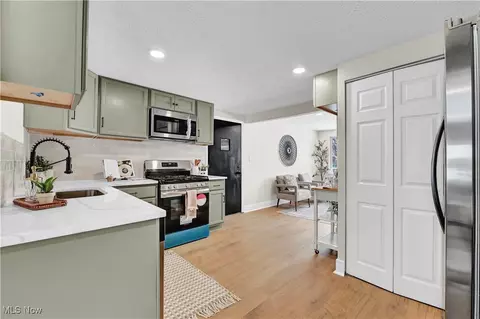 523 Purdue Ave, Elyria, OH 44035 photo 17