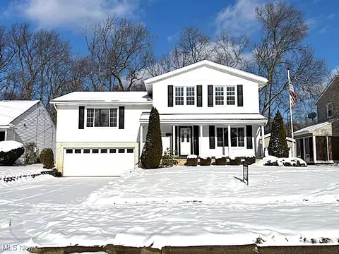 1817 Stabler Rd, Akron, OH 44313