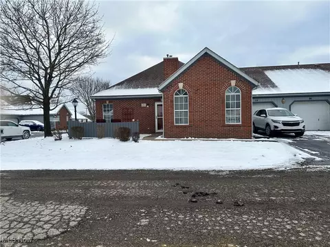 64 W 7th St, Dresden, OH 43821