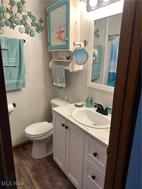 Bath - 64 W 7th St, Dresden, OH 43821 photo 1 of 5