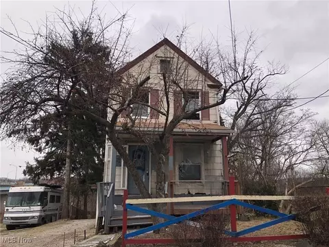 357 N Adams St, Akron, OH 44304