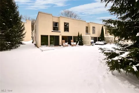 6826 Old Royalton Rd #1, Brecksville, OH 44141