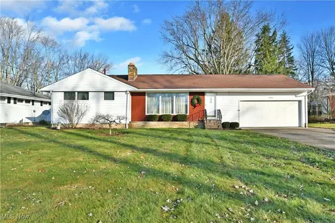 5756 Sarah Ave NW, Warren, OH 44483