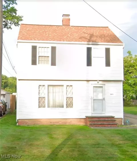 1275 Gordon Rd, Lyndhurst, OH 44124