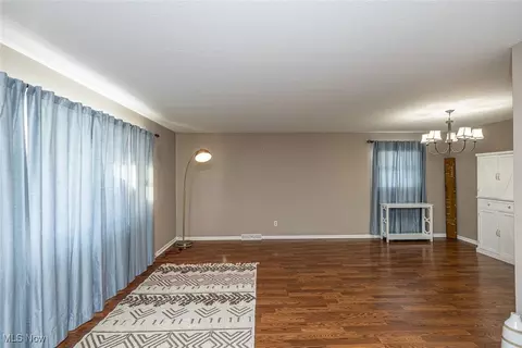 4000 Sanford Dr, Parma, OH 44134 photo 5