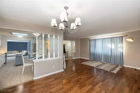4000 Sanford Dr, Parma, OH 44134 photo 8