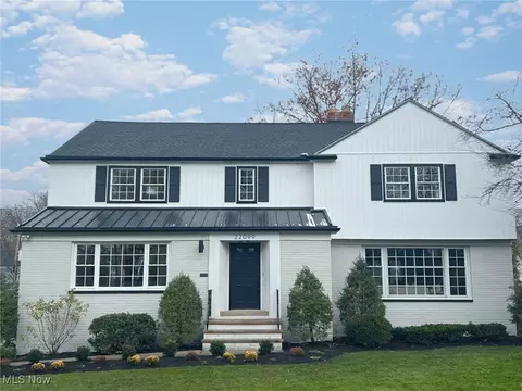 22099 S Woodland Rd, Shaker Heights, OH 44122