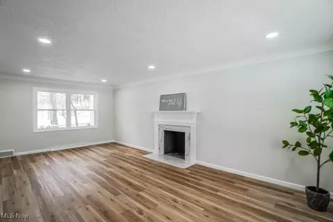 2021 Dunkeith Dr NW, Canton, OH 44708 photo 4