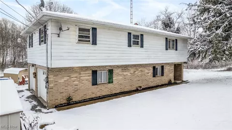 14205 South Ave, Columbiana, OH 44408