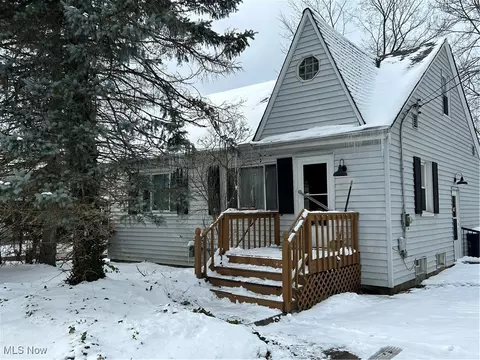 96 Lincoln Ave, Berea, OH 44017