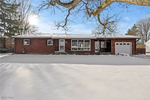 209 Oakdale Dr, South Amherst, OH 44001
