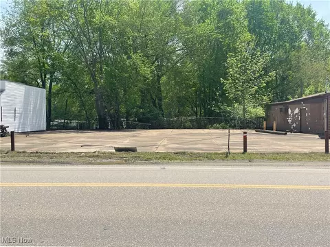 Navarre Road Sw, Canton, OH 44706