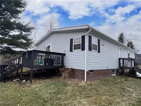 119 Taylor Ave, Dennison, OH 44621