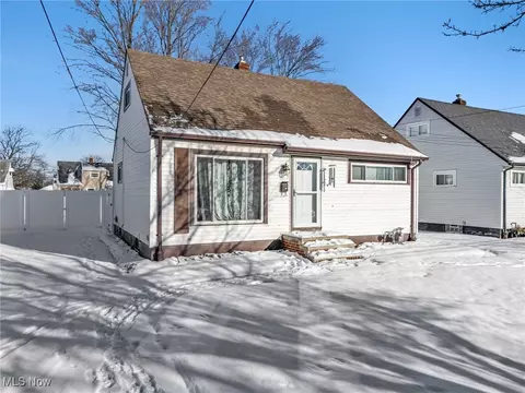 15760 Pike Blvd, Brook Park, OH 44142