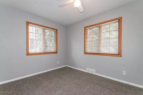762 E 305th St, Willowick, OH 44095 photo 17