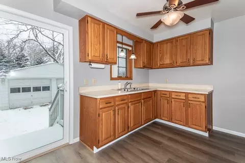 762 E 305th St, Willowick, OH 44095 photo 10