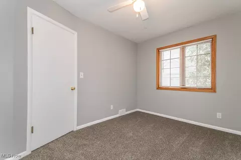 762 E 305th St, Willowick, OH 44095 photo 19