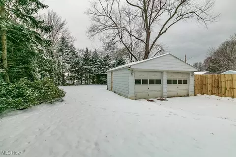 762 E 305th St, Willowick, OH 44095 photo 35