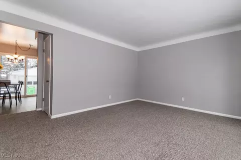 762 E 305th St, Willowick, OH 44095 photo 5