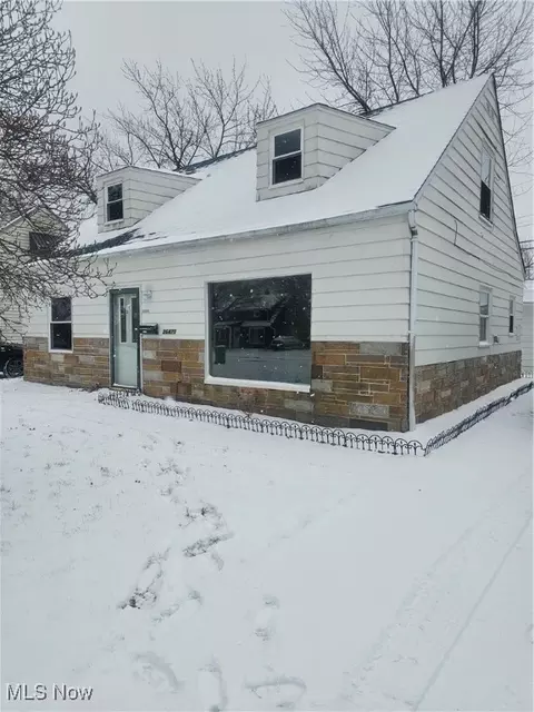 26470 Drakefield Ave, Euclid, OH 44132