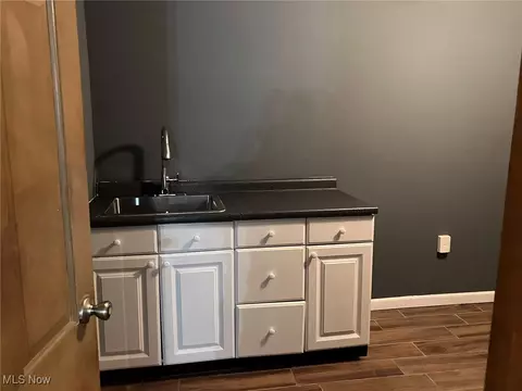 110 Berkshire Rd, Elyria, OH 44035 photo 8