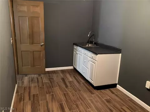 110 Berkshire Rd, Elyria, OH 44035 photo 9