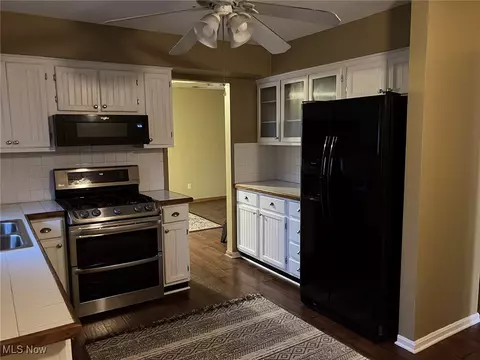 110 Berkshire Rd, Elyria, OH 44035 photo 22